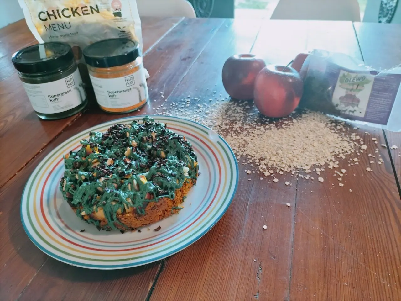 Tarta de pollo y manzana preparada con menú Dogfy en el archivo del canal